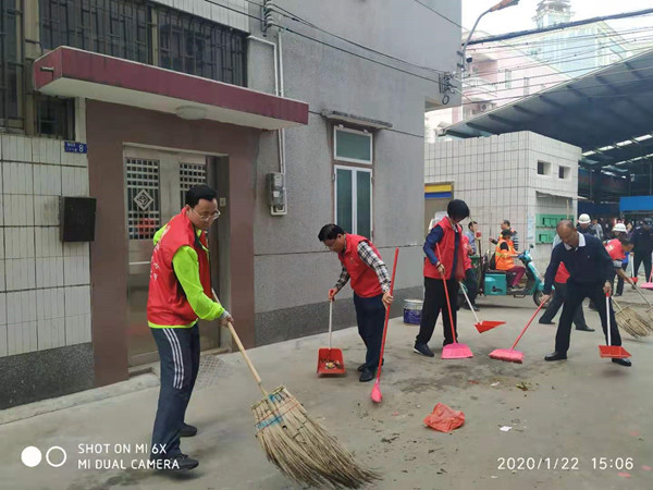 1.市四套班子成員帶頭開展愛國衛(wèi)生統(tǒng)一大行動_副本.jpg